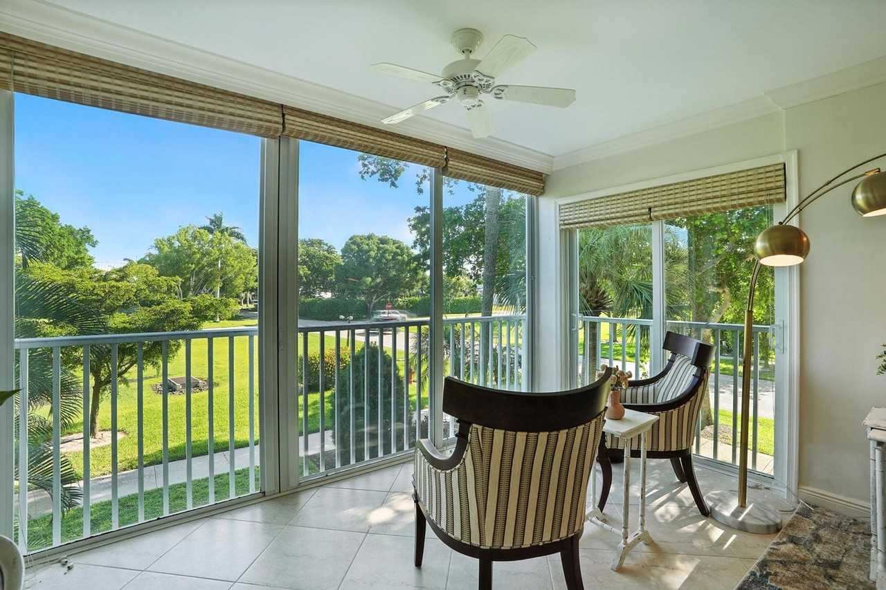 636 Broad Ave S #1259386P - Photo 2 of 30