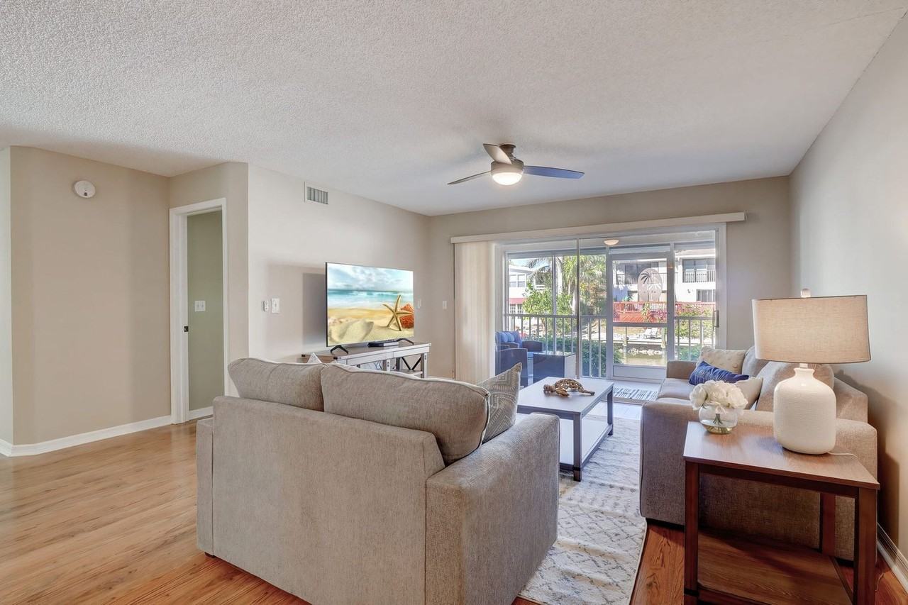 1501 Chesapeake Ave #1296209P - Photo 3 of 38