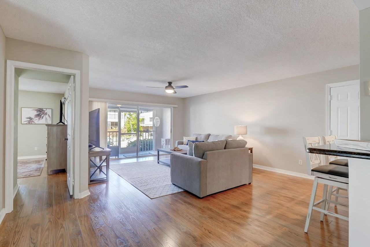 1501 Chesapeake Ave #1296209P - Photo 5 of 36