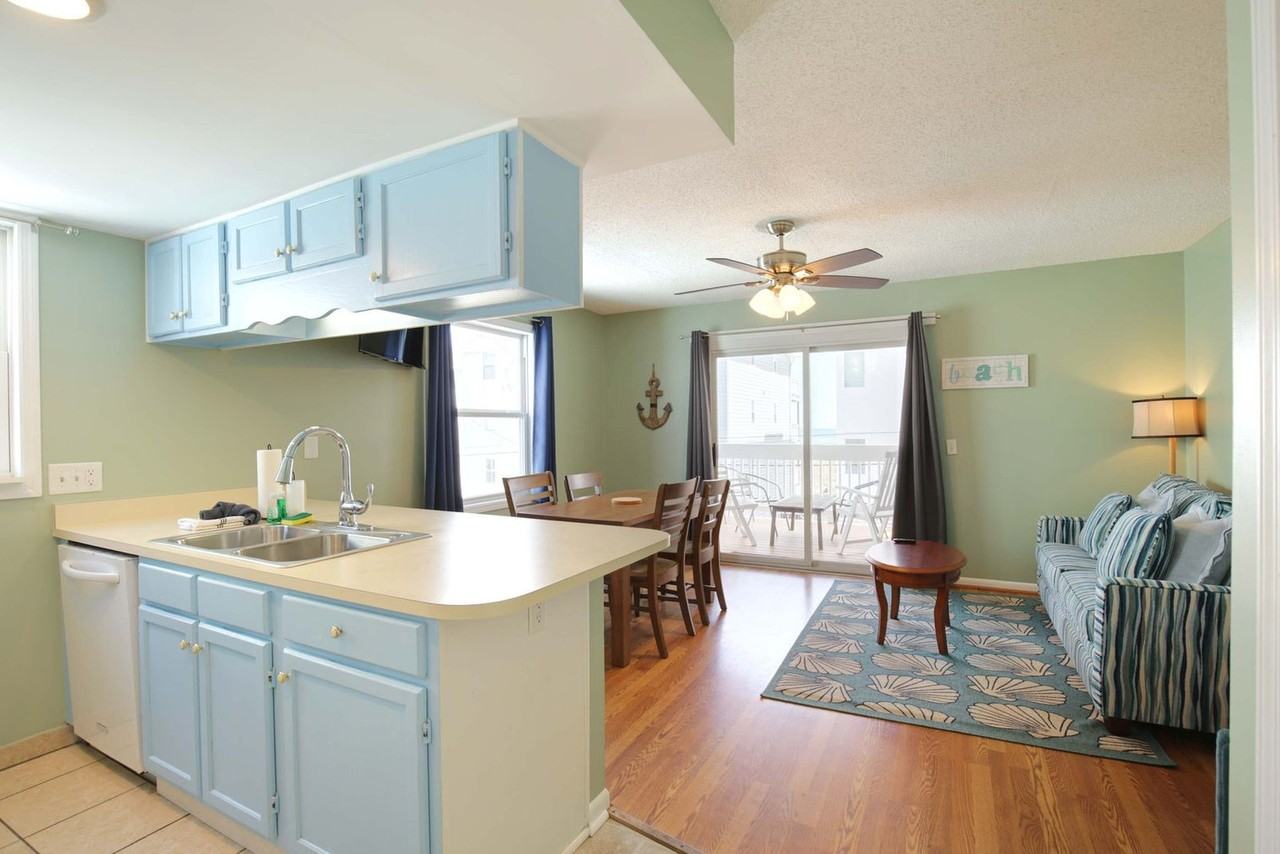 608 Carolina Beach Ave S #1302670P - Photo 3 of 32