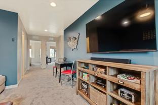 313 S Iceberg Lake Ave - Photo 1 of 1