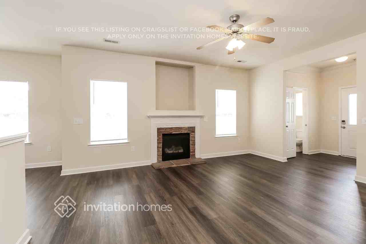 740 Raindrops Rd - Photo 5 of 18
