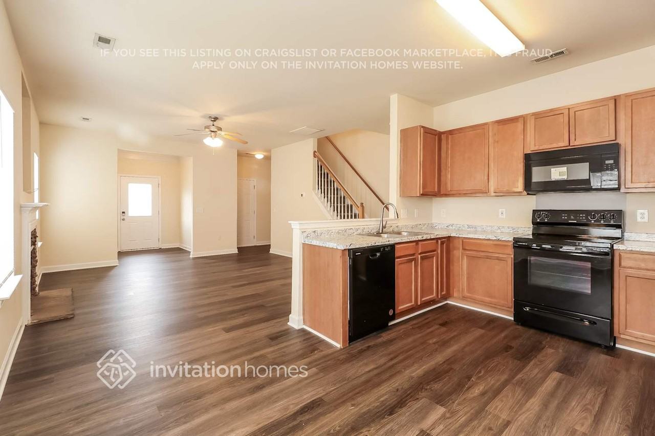 740 Raindrops Rd - Photo 7 of 18
