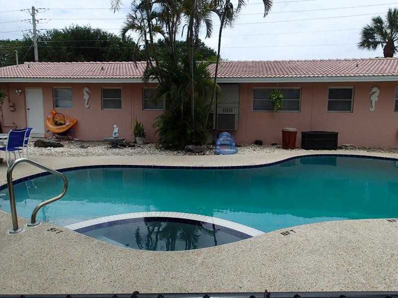 4120 Ne 21st Way - Photo 2 of 12