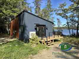 featured image of 5 West Drive