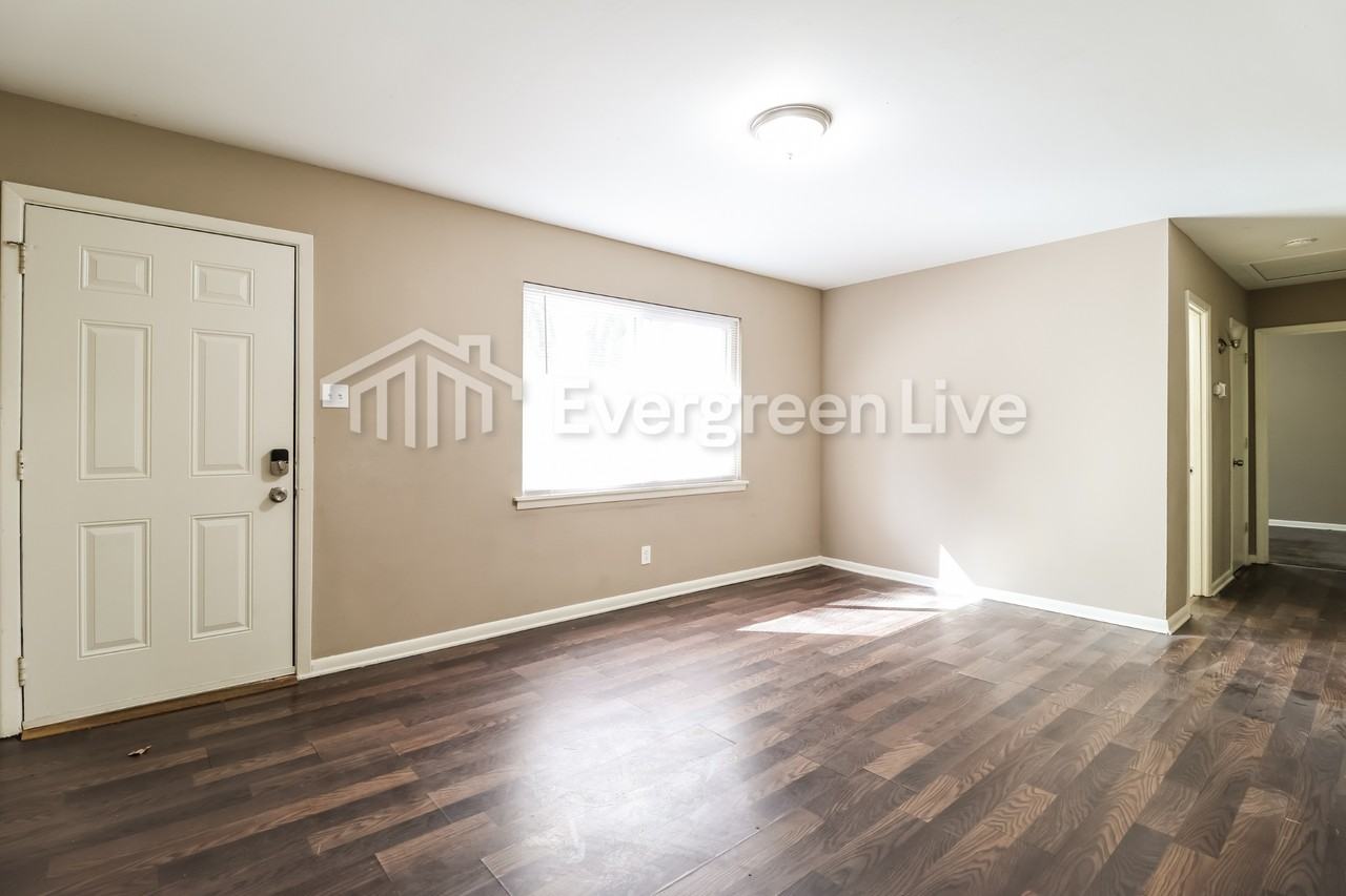 4 Wellford Dr - Photo 3 of 15