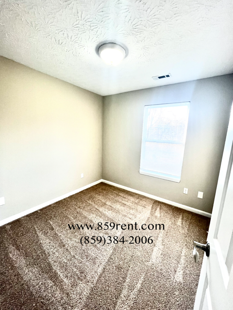 2870 Russell Dr - Photo 2 of 11