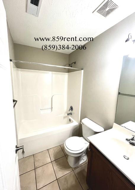 2870 Russell Dr - Photo 3 of 11