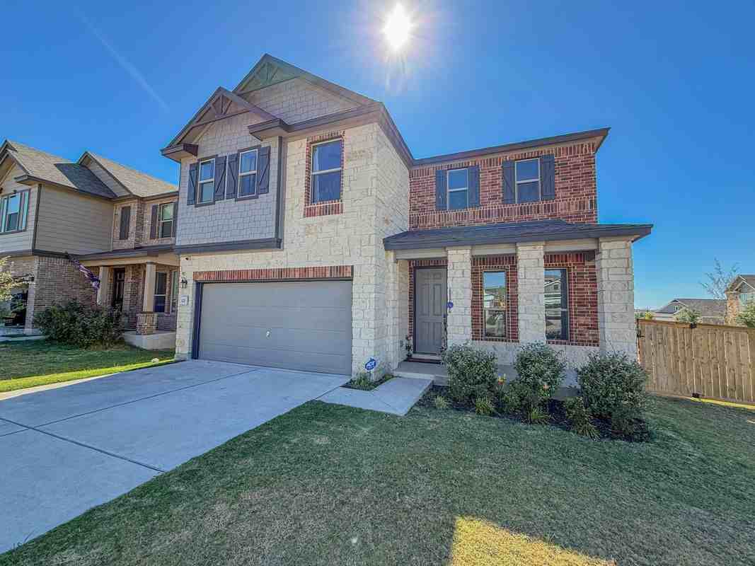 121 Outlaw Dr - Photo 2 of 38