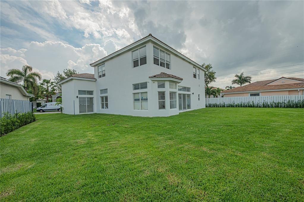 5371 Sw 32nd Ter ##0 - Photo 3 of 4