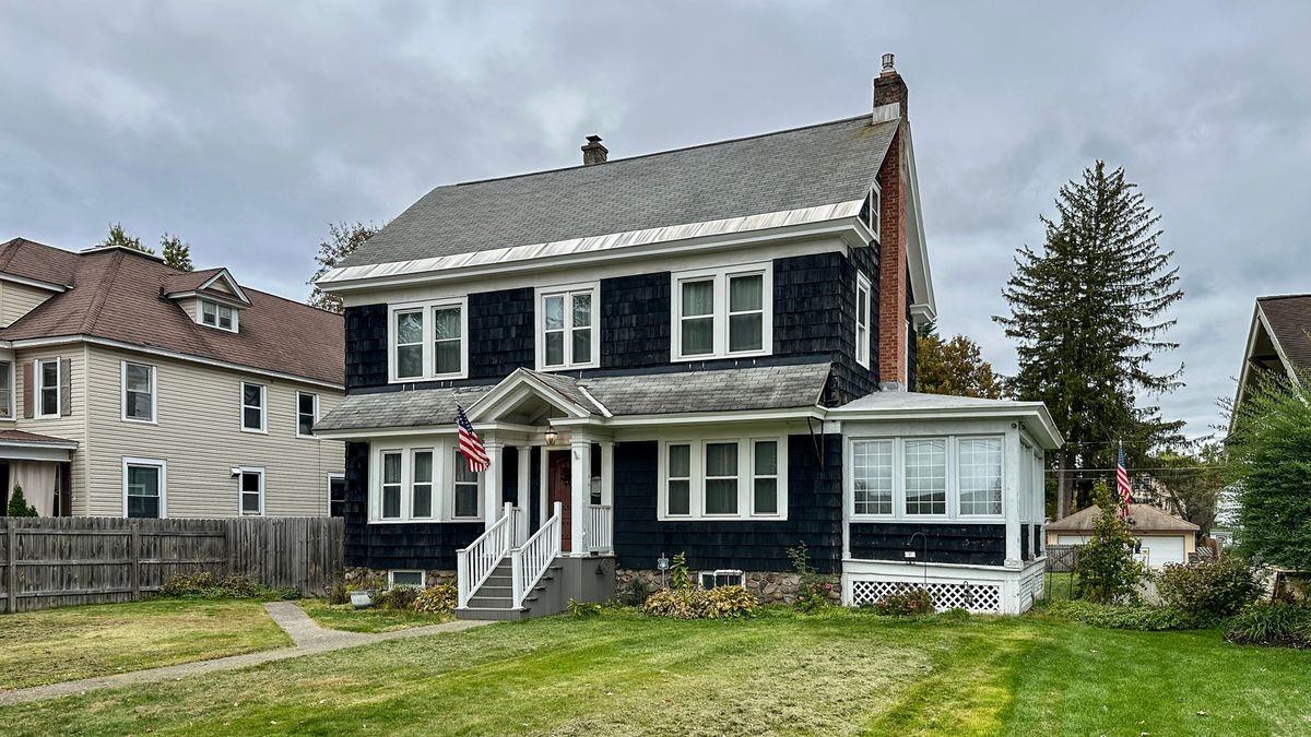 106 Maple St - Photo 2 of 19