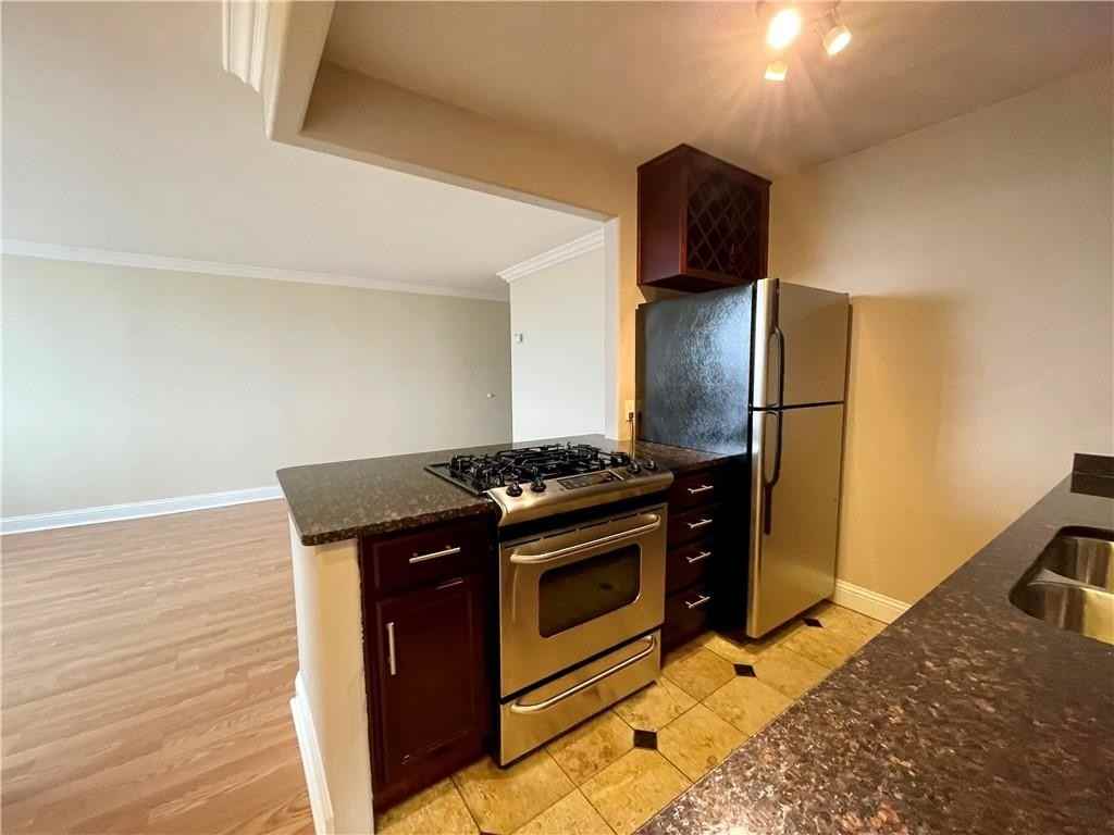 700 East 8th Street #10J - Photo 3 of 47