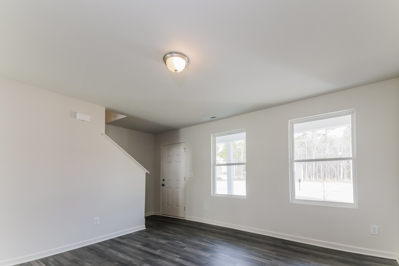 307 Kyles Dr - Photo 3 of 16
