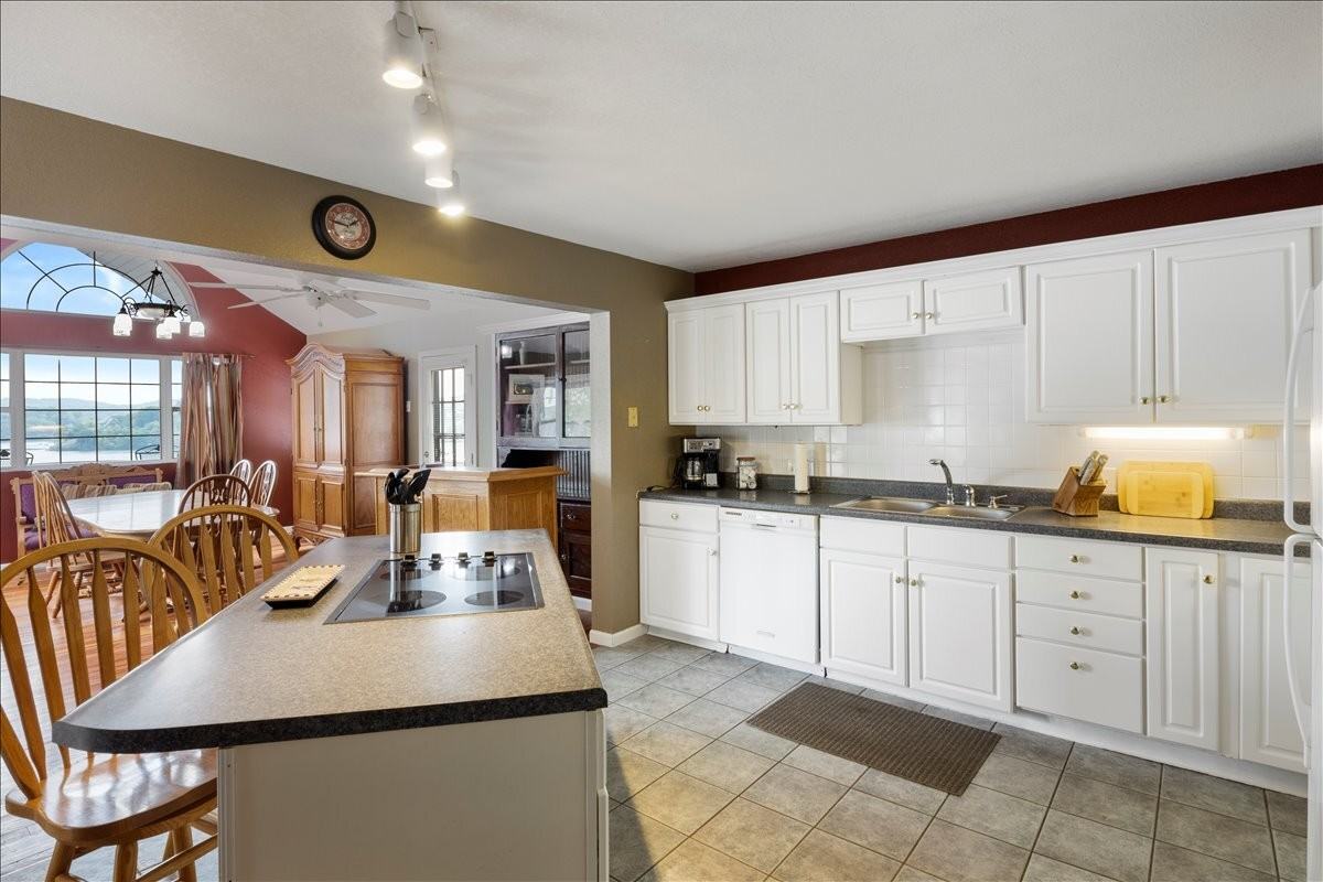 2183 Carlson Ct - Photo 6 of 50