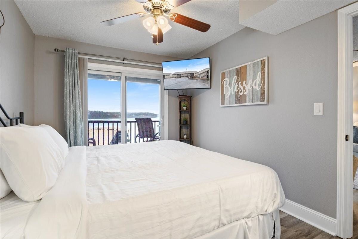 1554 Harbor Pt #1 - Photo 7 of 50