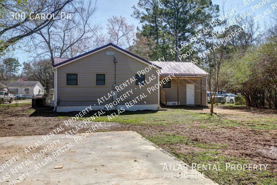 300 Carol Dr - Photo 3 of 16