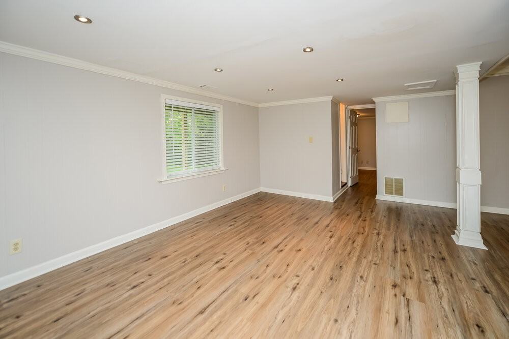 1847 Litchfield Rd - Photo 5 of 17