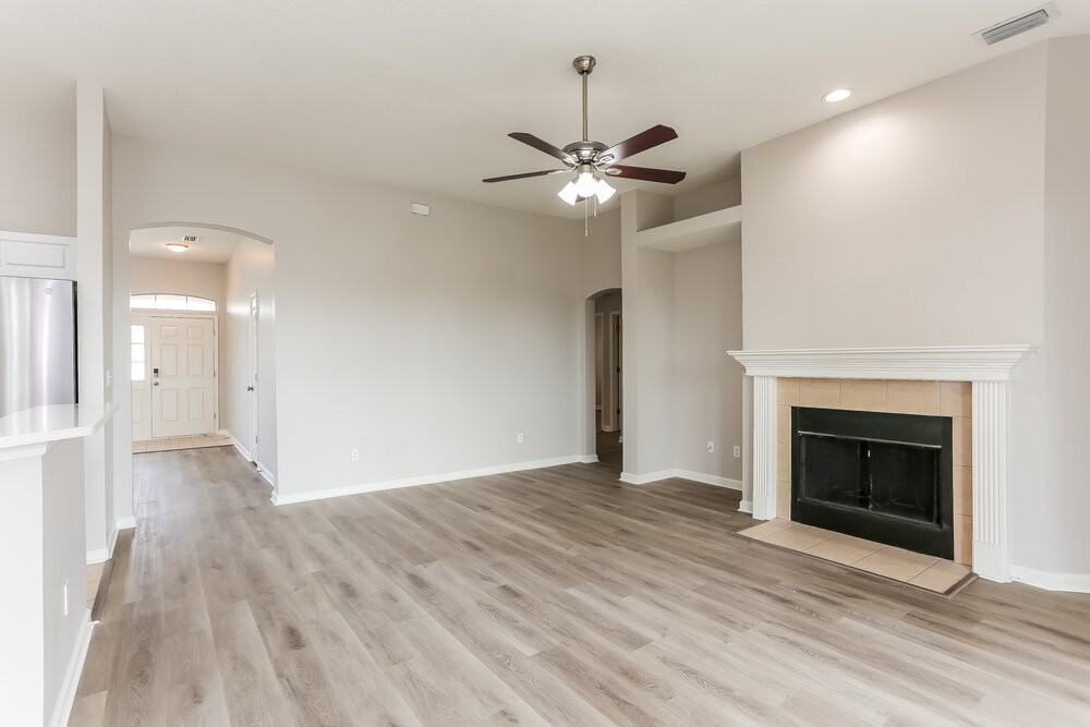 882 Lord Nelson Blvd - Photo 4 of 16