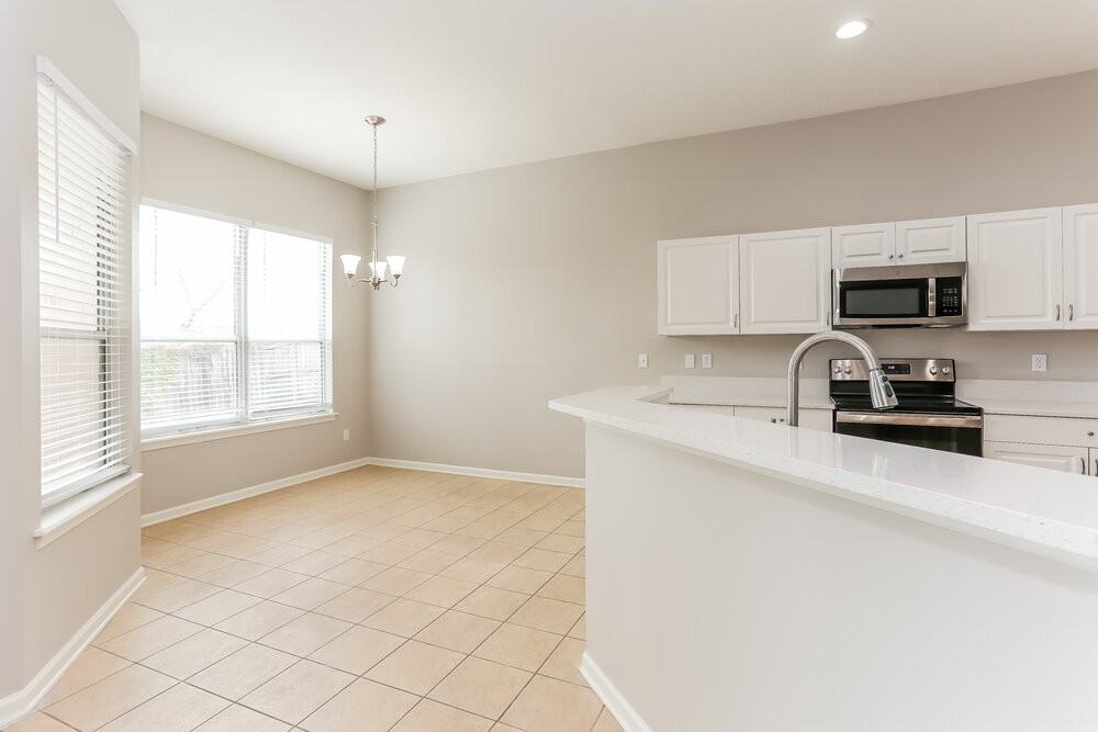 882 Lord Nelson Blvd - Photo 7 of 16