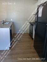 featured image of 1425 Oak St #R