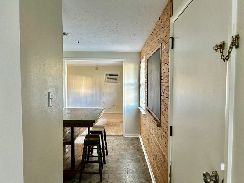 1115 N Texas St - Photo 4 of 16