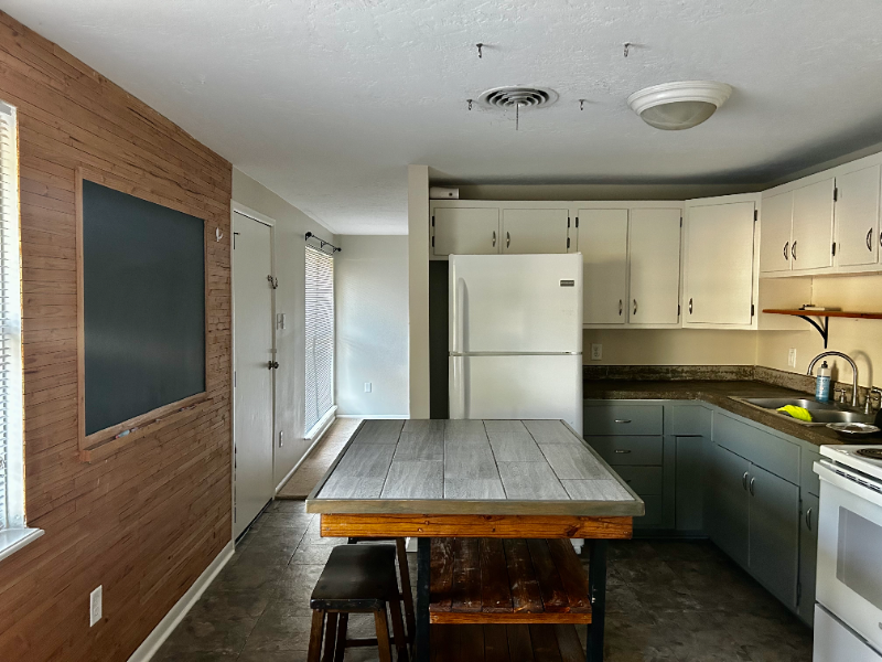 1115 N Texas St - Photo 5 of 16