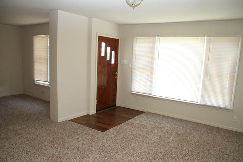 121 North Mc Entire Court - Photo 2 of 10