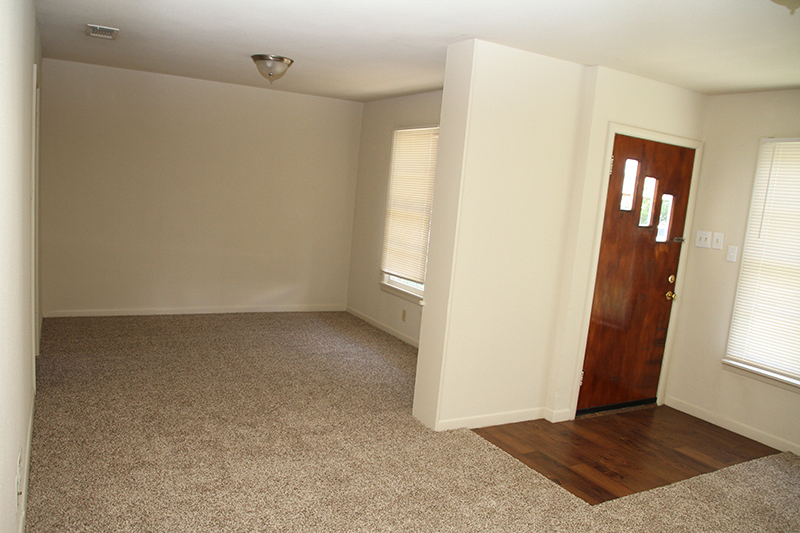 121 North Mc Entire Court - Photo 3 of 10