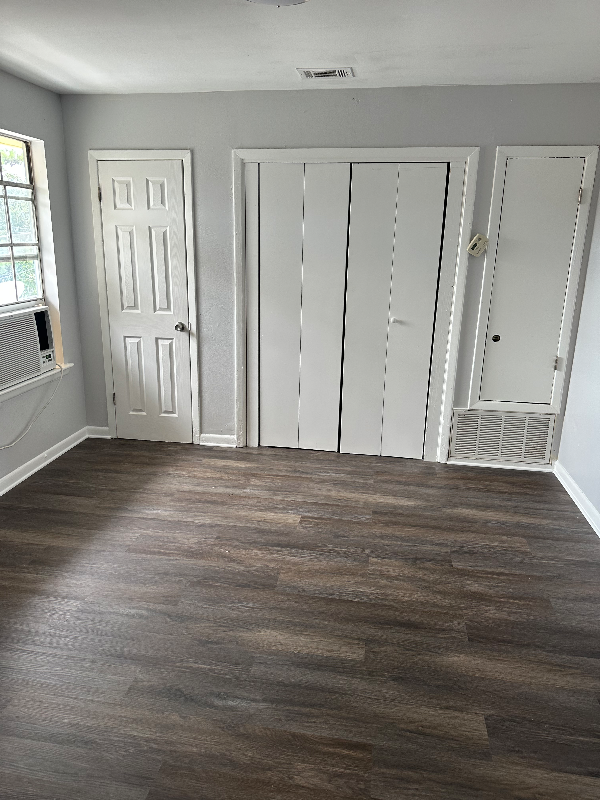 1934 Shalett St - Photo 2 of 7