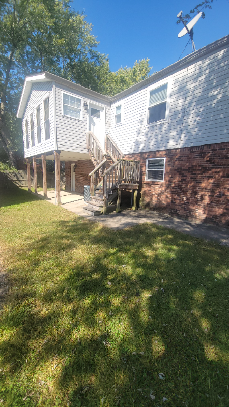 102 Glissade Dr - Photo 2 of 14