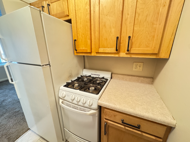 1425 G St #6 - Photo 3 of 10