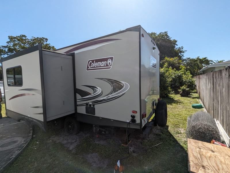 6501 Plunkett St - Photo 3 of 5