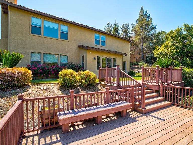 5192 Piazza Pl - Photo 3 of 20