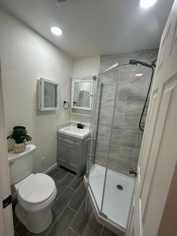 3903 Manzanita Ct - Photo 2 of 11