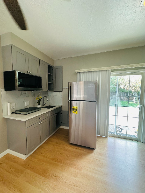 3903 Manzanita Ct - Photo 3 of 11