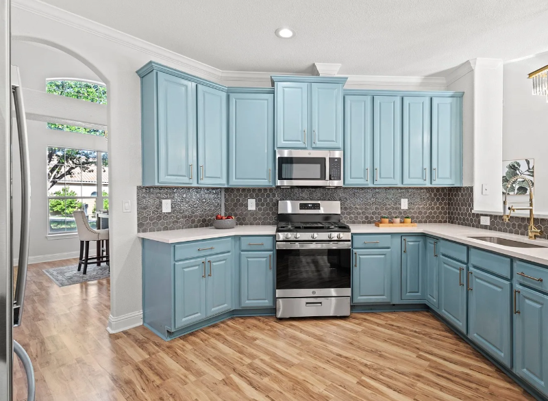 4224 Las Brisas Dr - Photo 3 of 15