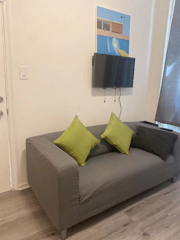 1725 Bainbridge St #1F - Photo 3 of 10