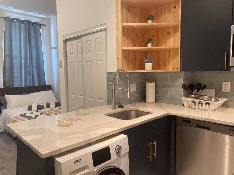 1725 Bainbridge St #1F - Photo 4 of 10