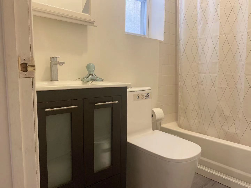 1725 Bainbridge St #1F - Photo 7 of 10