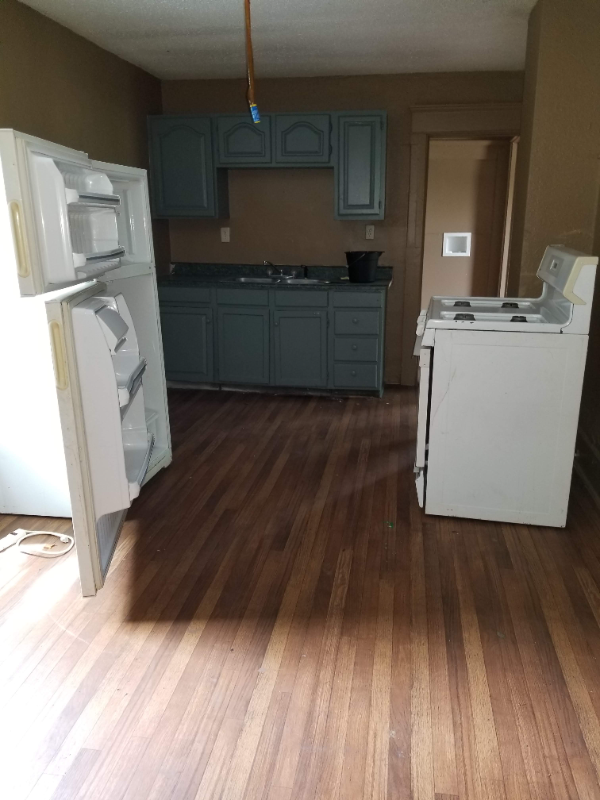 2404 Perry St #2 - Photo 2 of 6