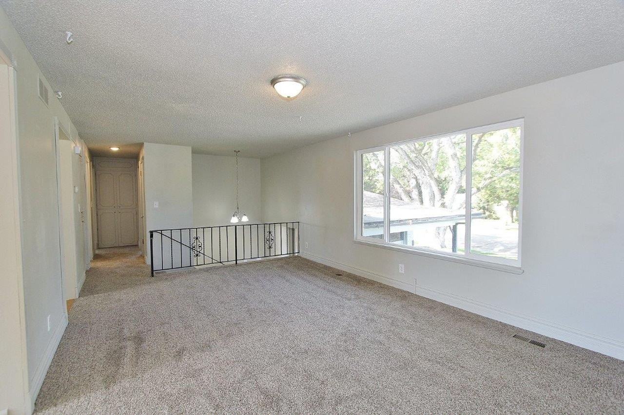 8365 West Wyndham Lane - Photo 7 of 26