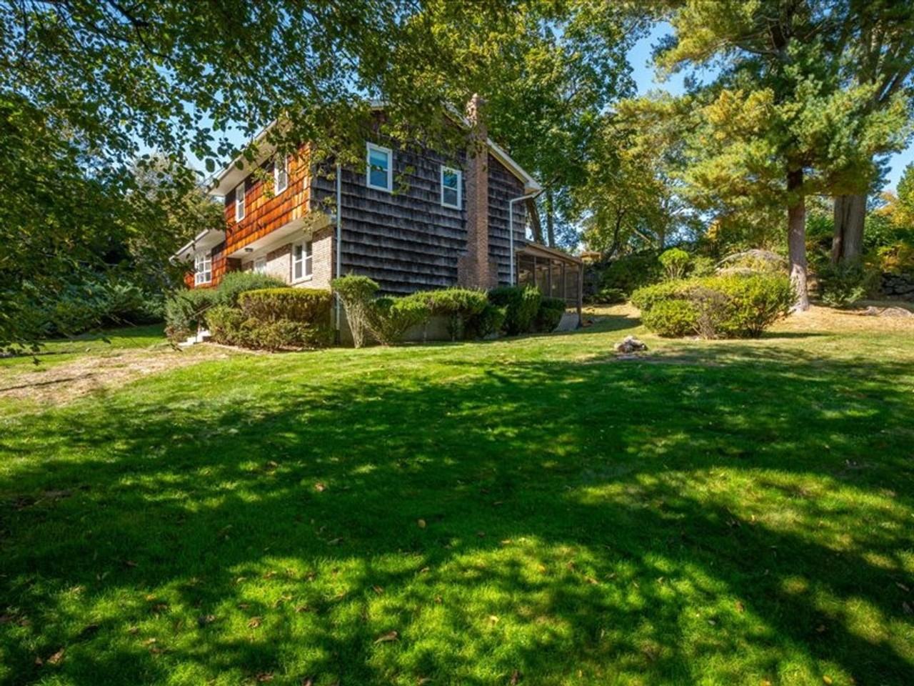 101 Hillcrest Rd - Photo 3 of 38