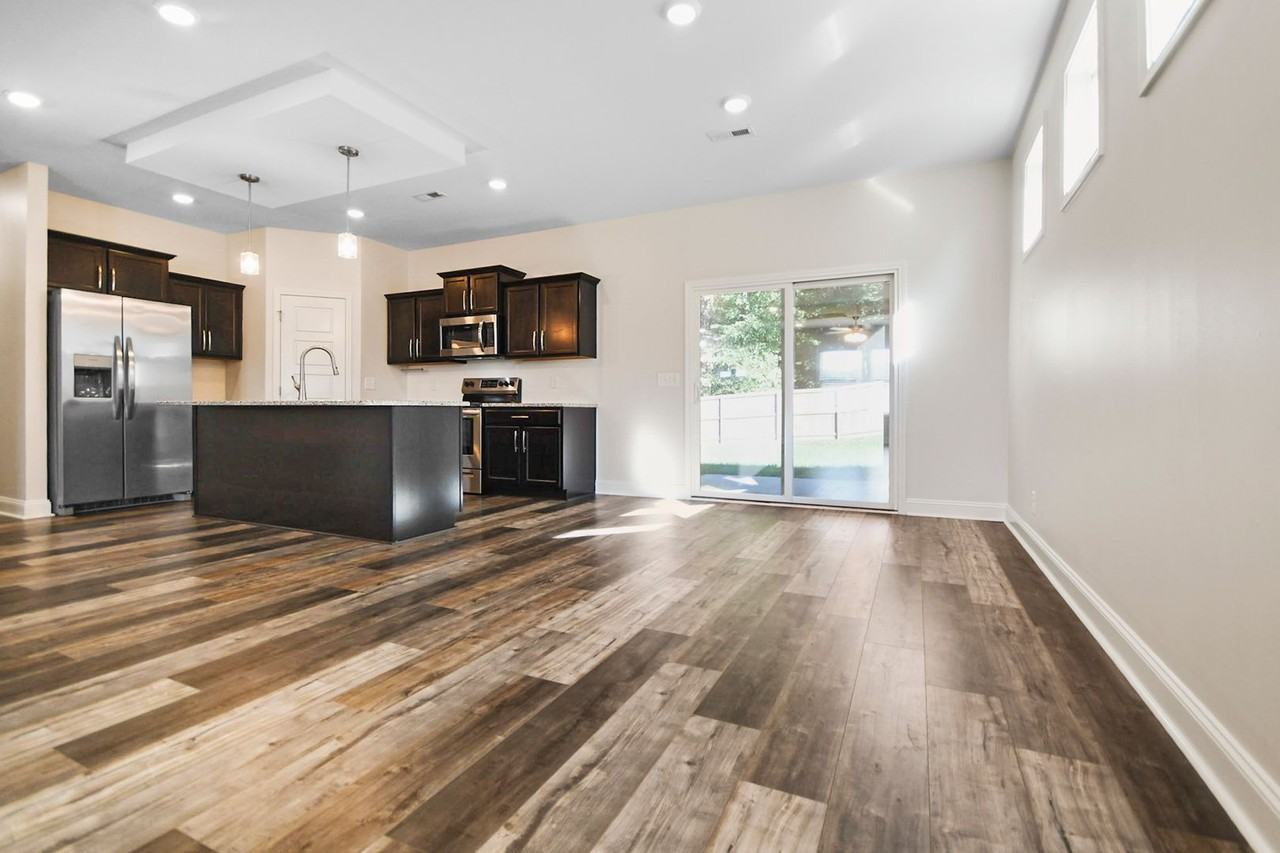 2901 Teakwood Dr - Photo 5 of 18
