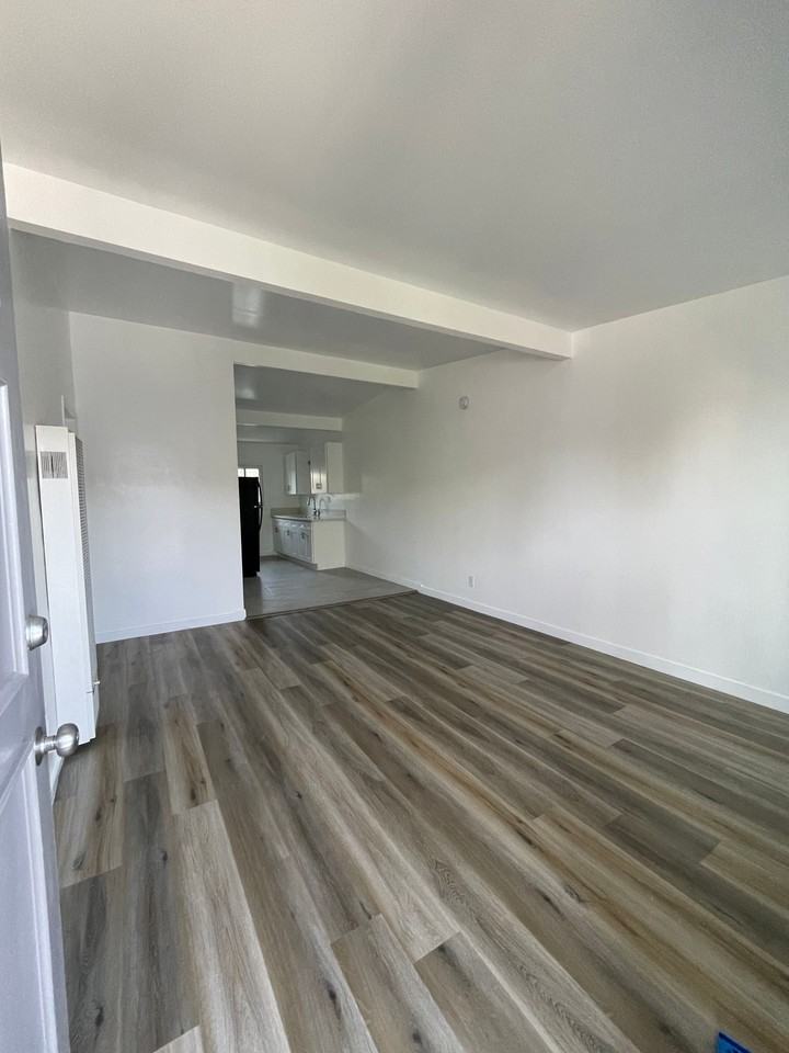 10218 South Felton Avenue #7 - Photo 3 of 7