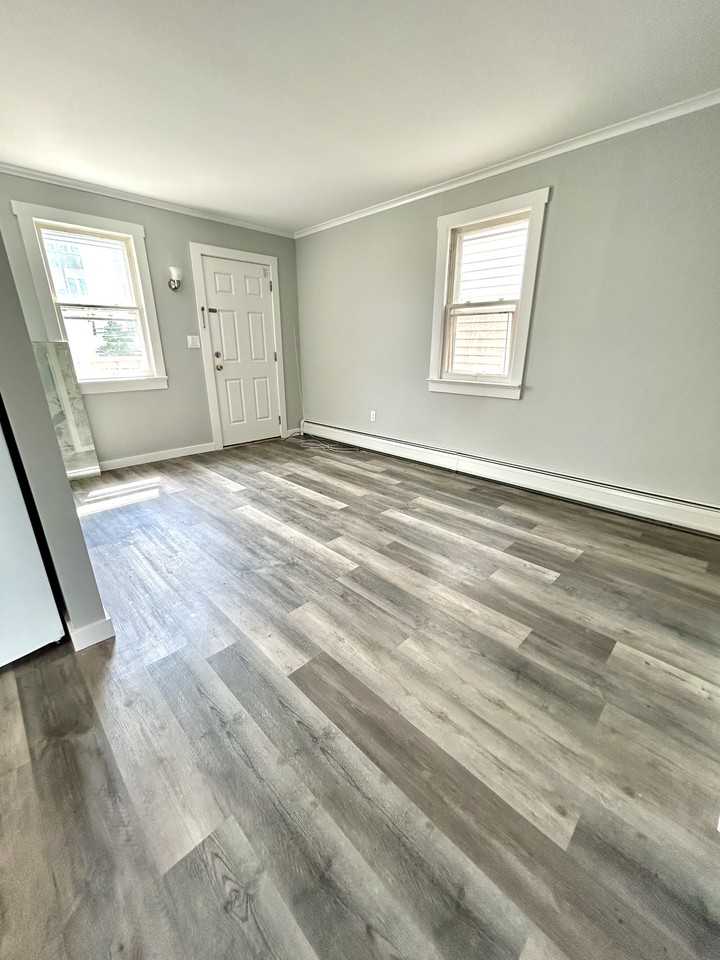 320 Franklin Ave #4 - Photo 5 of 11