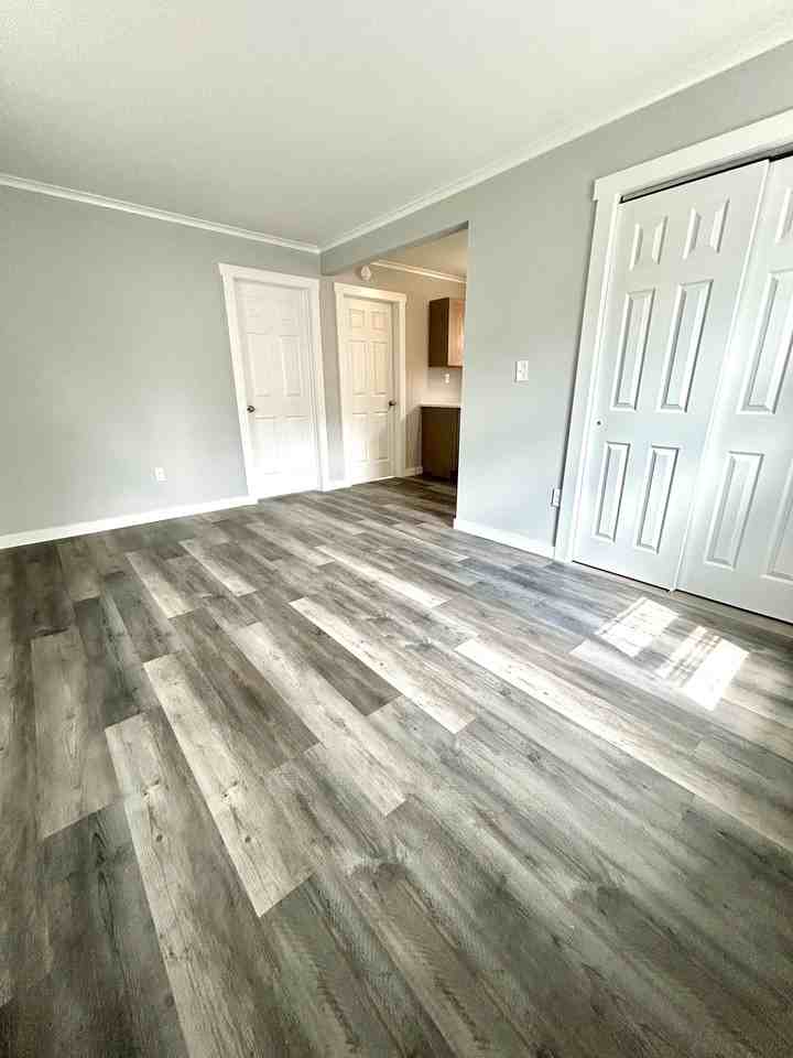 320 Franklin Ave #4 - Photo 6 of 11