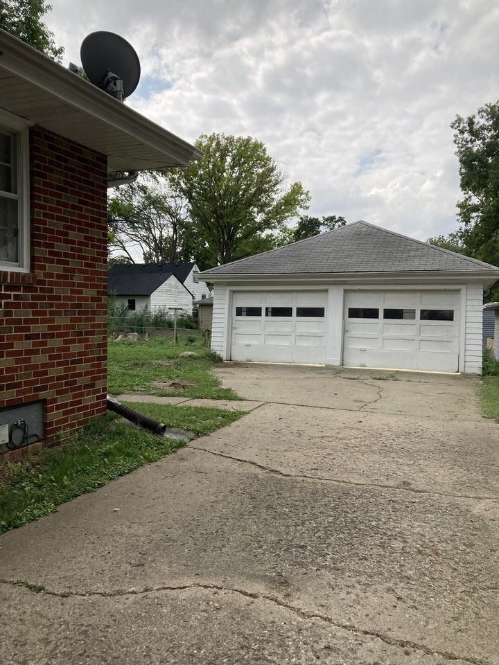 4124 Lower Beaver Road #NA - Photo 2 of 17