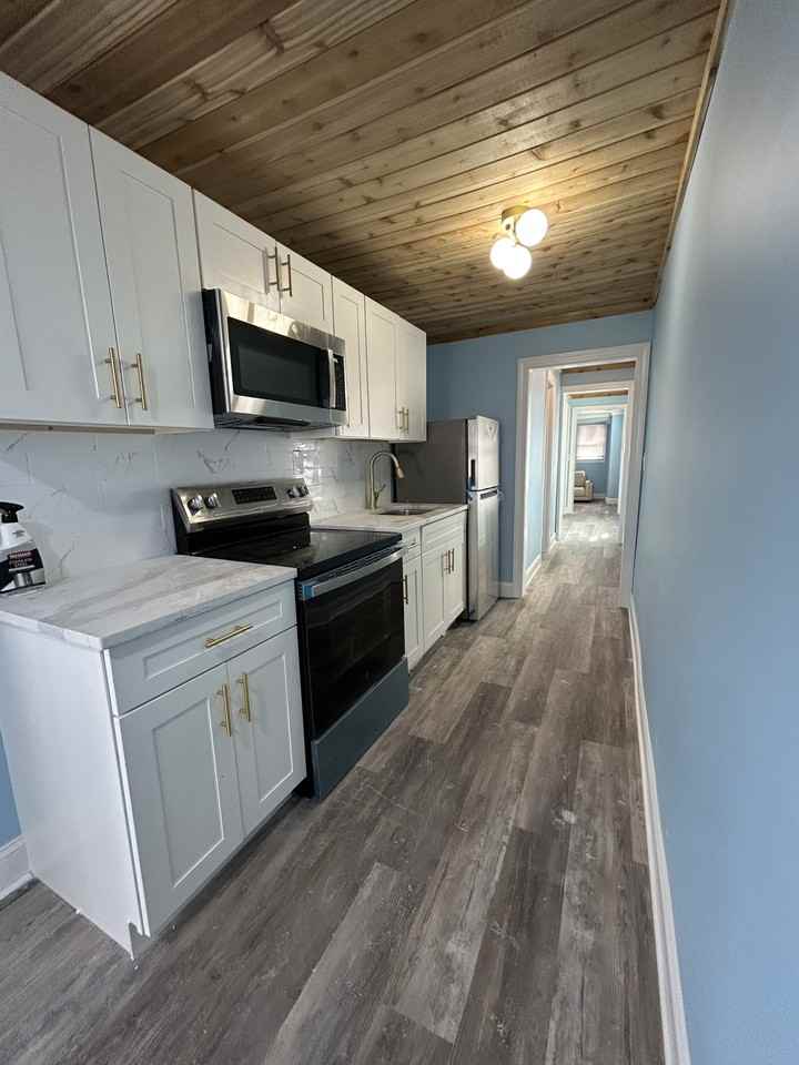 51 Franklin Ave #A - Photo 4 of 10