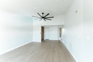 featured image of 1404 Condo Dr #1404