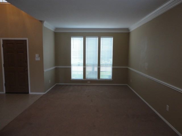 4810 Winterview Dr - Photo 3 of 23